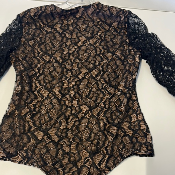 BCBGMaxAzria Black and Tan Asymmetrical Fitted Bodysuit - Picture 4 of 8